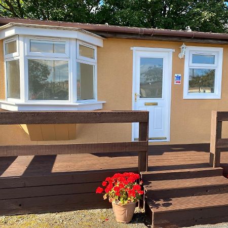 1-Bedroom Semi-Detached Chalet In Uddingston, Glasgow Luaran gambar