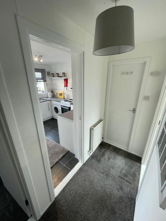 1-Bedroom Semi-Detached Chalet In Uddingston, Glasgow Luaran gambar