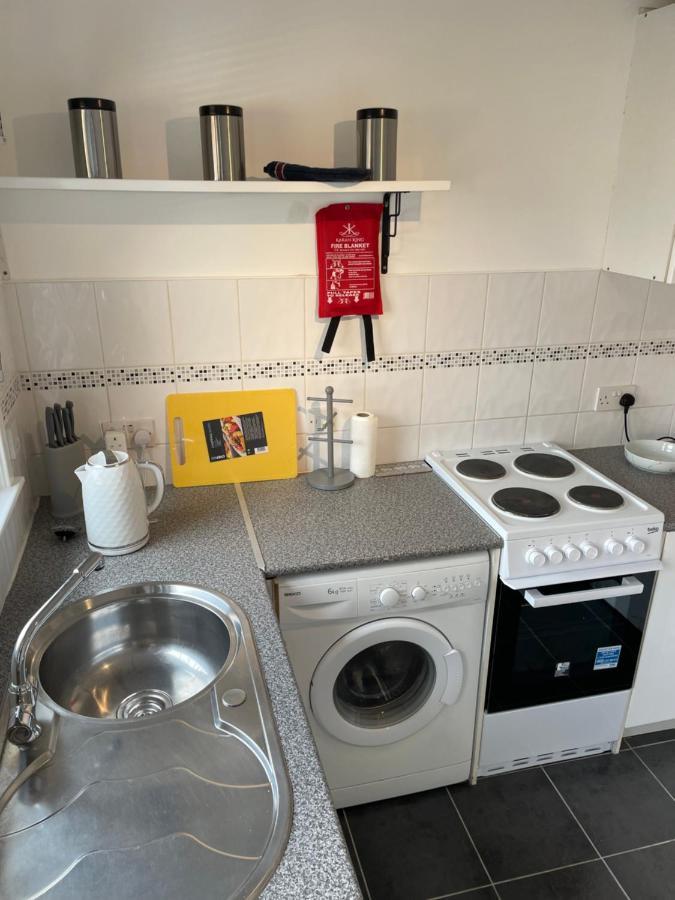 1-Bedroom Semi-Detached Chalet In Uddingston, Glasgow Luaran gambar